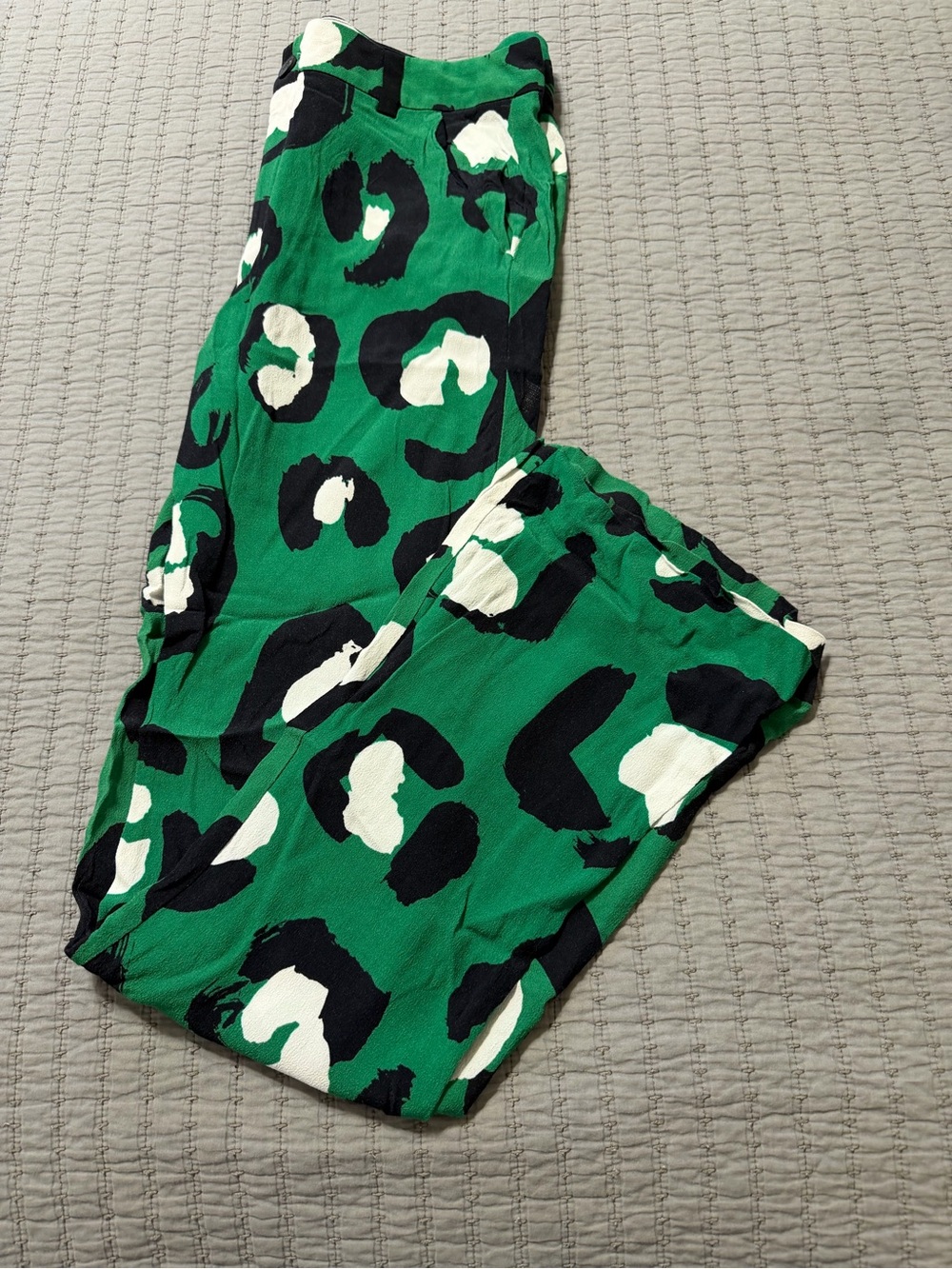 Trosman Green Leopard Print Casual Pants Women's